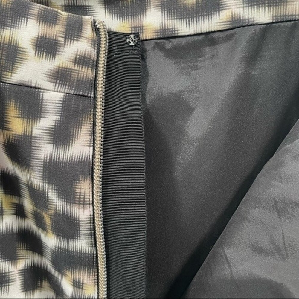 Ann Taylor Cheetah Print Pencil Skirt Size 6 - Picture 11 of 13